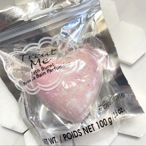5 for $10 💓 Treat Me Heart Bath Bomb